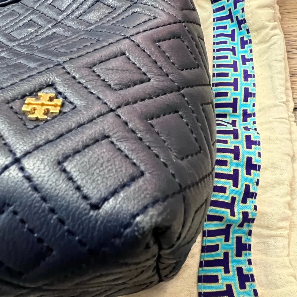 Tory Burch Fleming quilted handbag - Picture 13 of 14